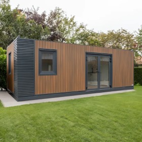 Unidad de stock de 8×3 metros modelo Berlín con instalaciones sanitarias y cocina